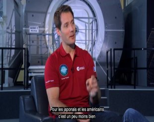 Vidéo 01 - Unité 1 - Leçon 1 - Activité 5 - La journée d'un astronaute - VOST
